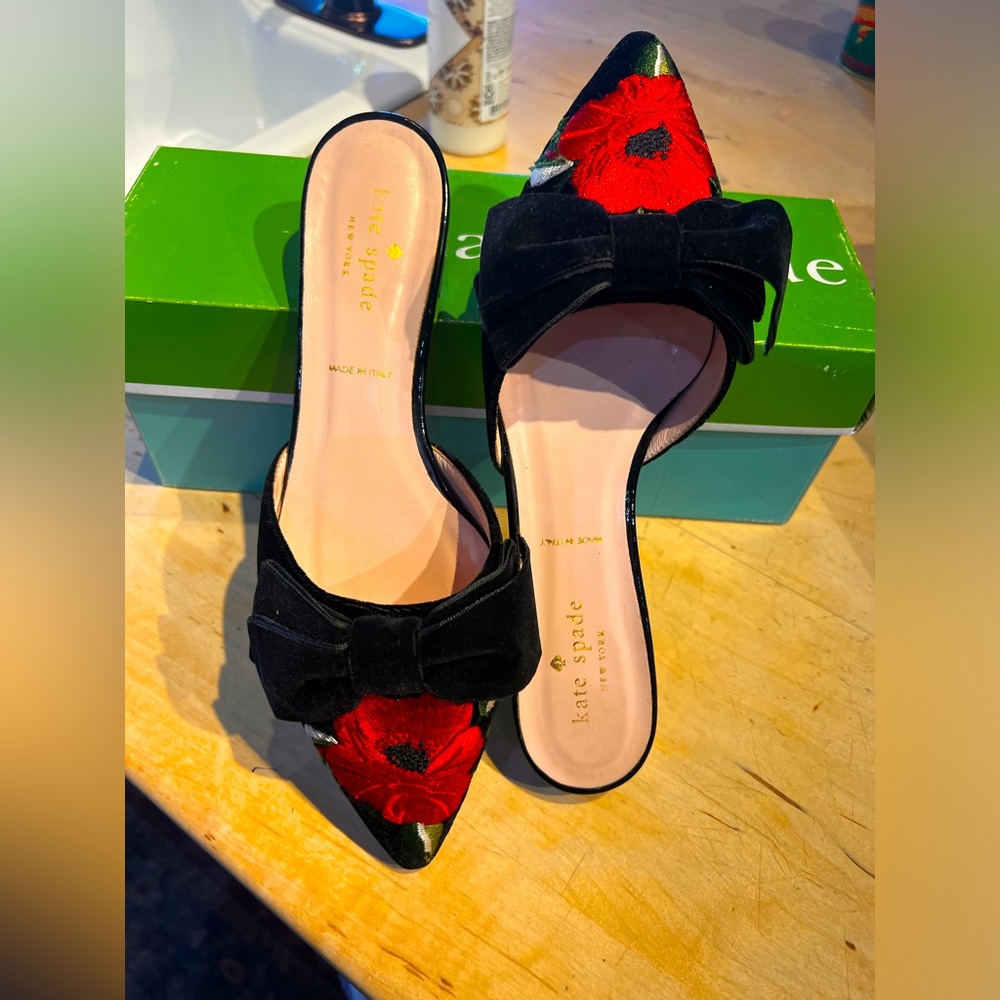 Kate Spade New York Bastille Flat Mule 7.5 EUC- **perfect Spring/Summer shoe**